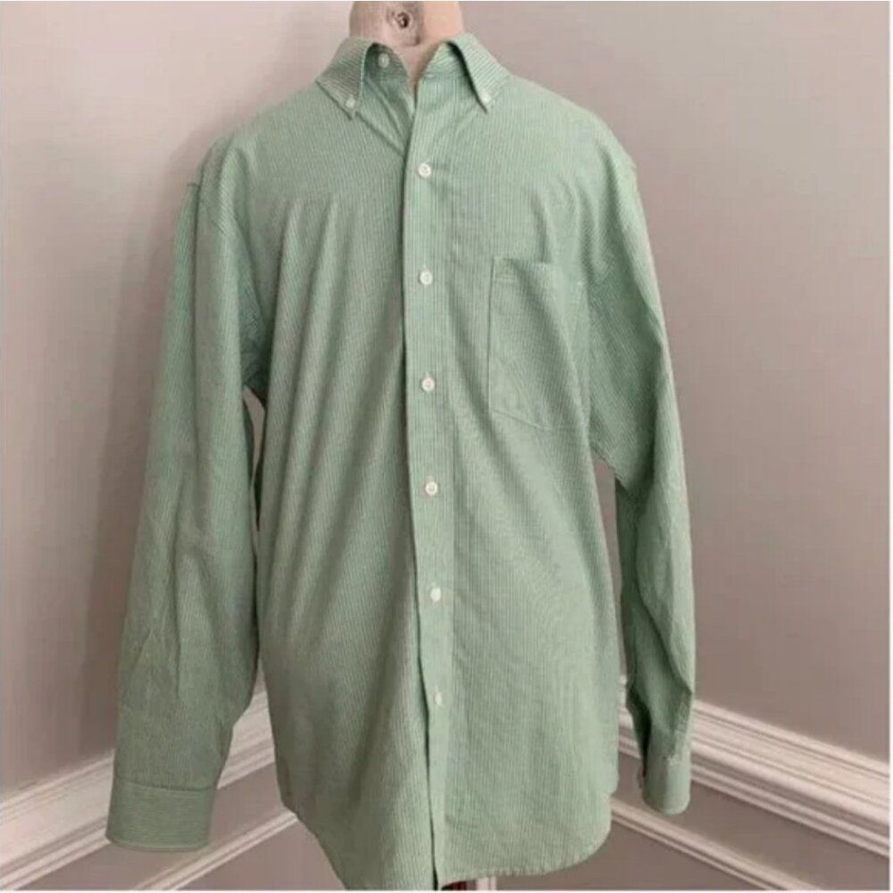 Izod Men's Long Sleeve Green and White Gingham Button-Down Shirt Small